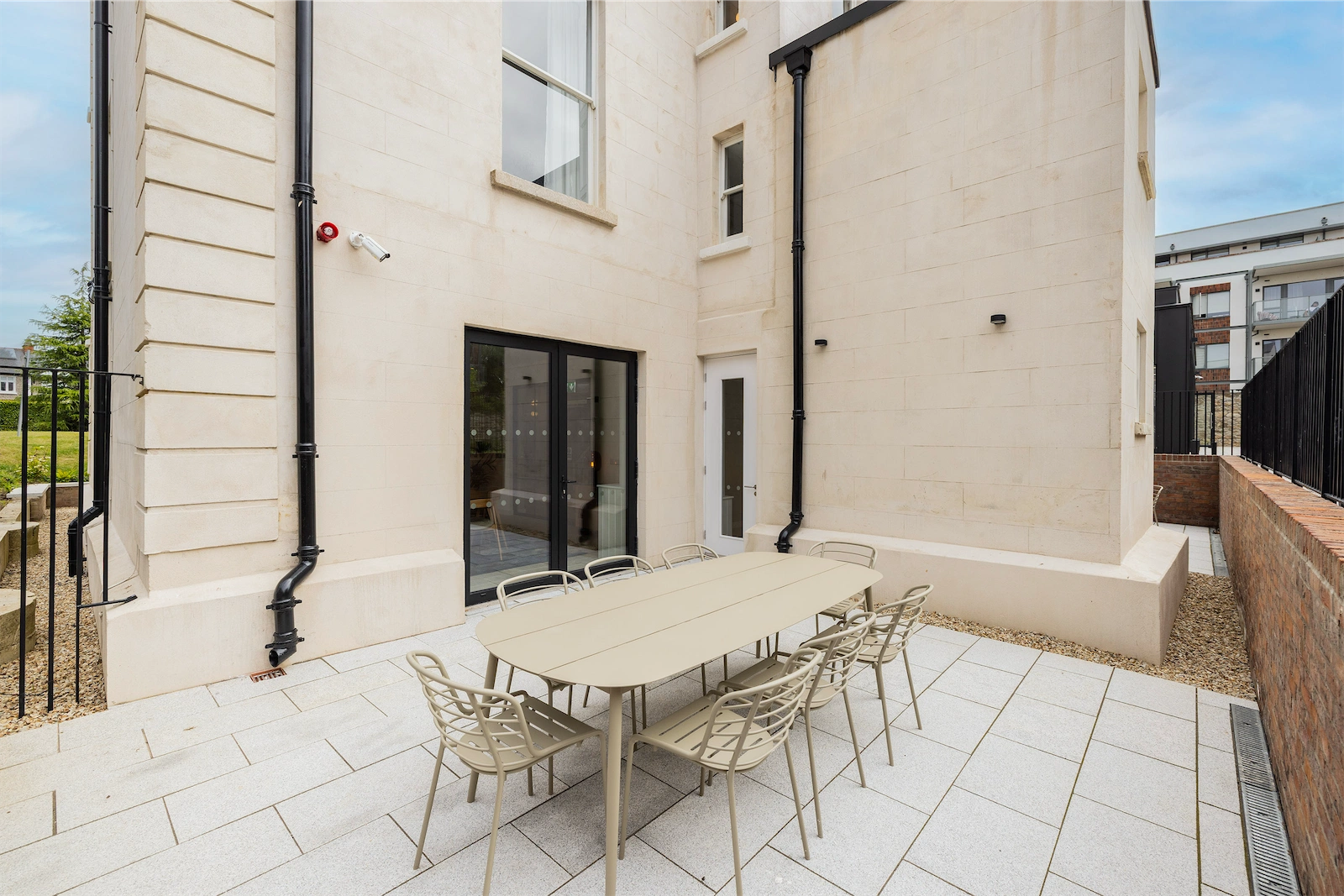Outdoor Dining, Fernbank House